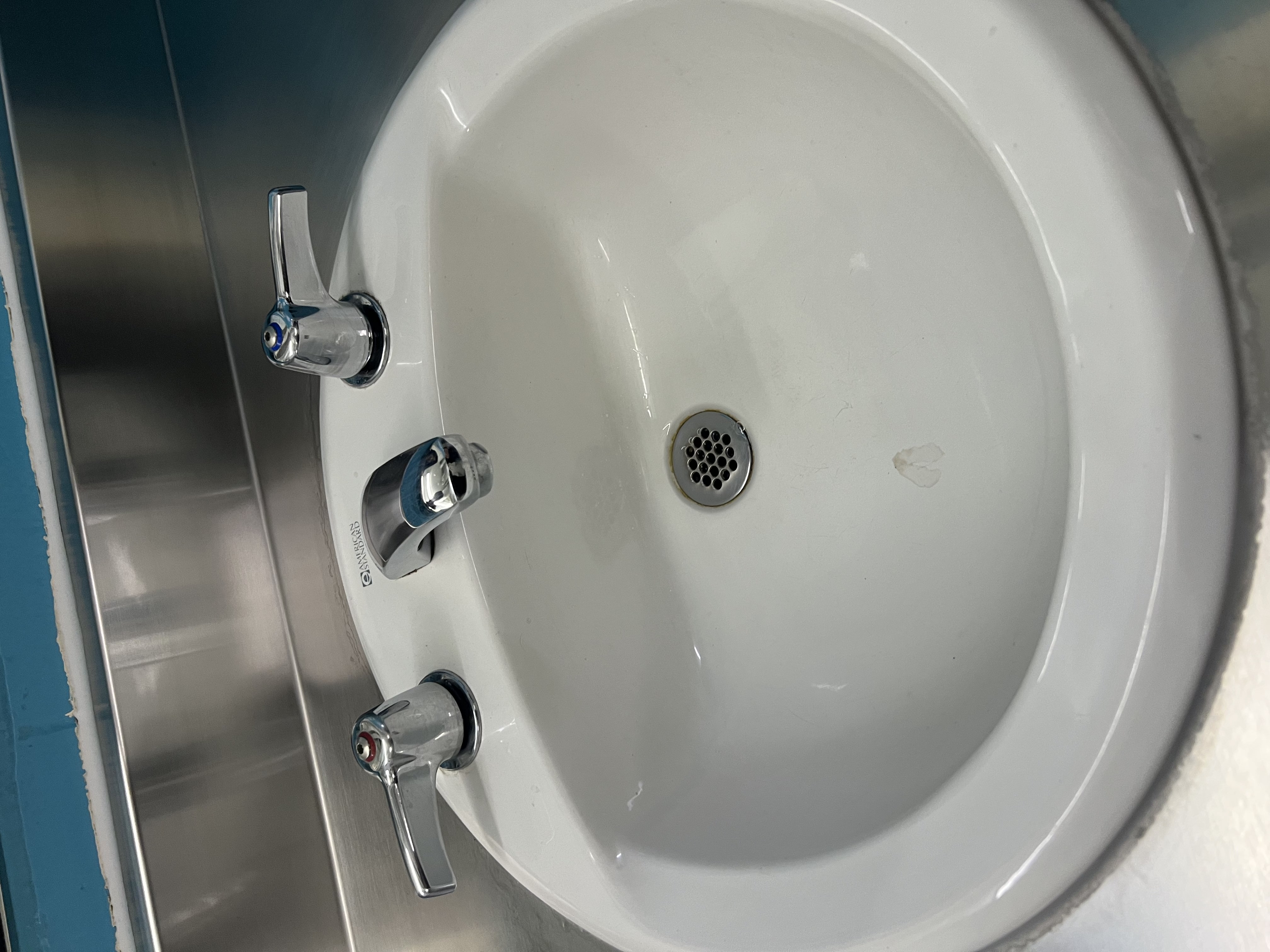 Sound of water coming out from faucet